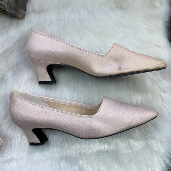 Dyeables by Highlights Light Beige Heels 7.5 w/ Matching Colorifics Purse - Picture 10 of 13